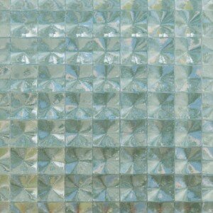 Regular pattern of diamond-shaped glass textures